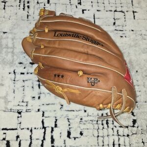Louisville Slugger GTPS-9 13.5” Baseball Glove RHT Tournament Players Series TPS